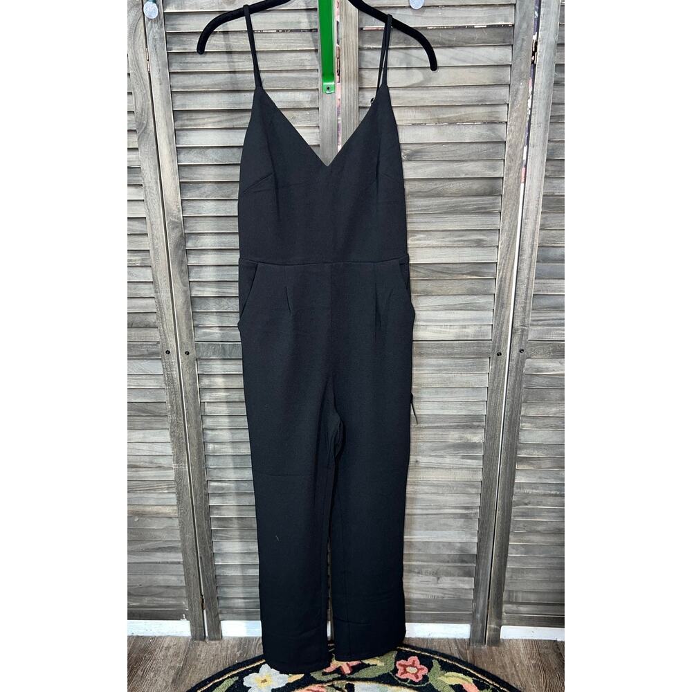 LuLus Black Cropped Jumpsuit Adjustable Strap Stretch Medium NWT - Picture 4 of 10